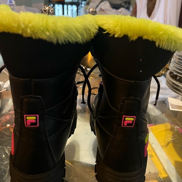 Fila Disruptir Boot - Picture 8 of 13